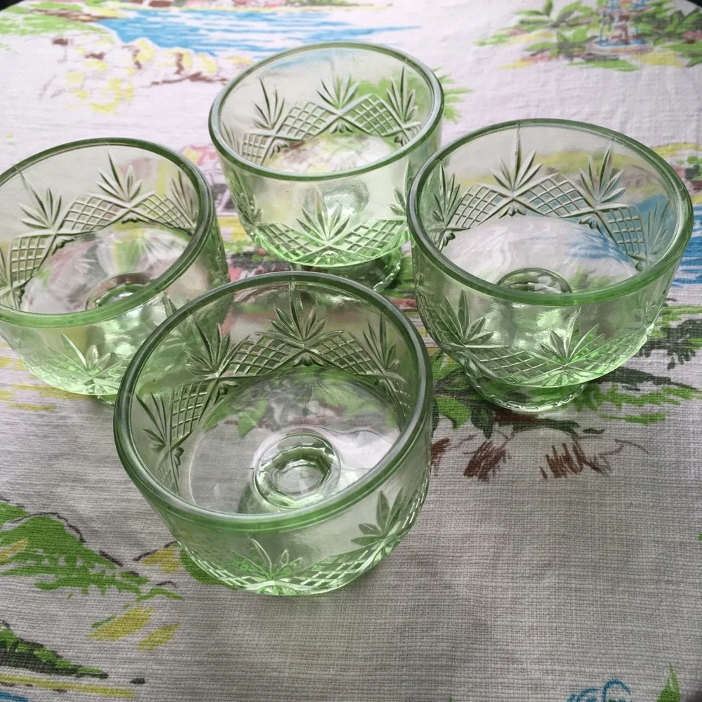 Green Glass Dessert Compote Set - 4-Piece Vintage Style